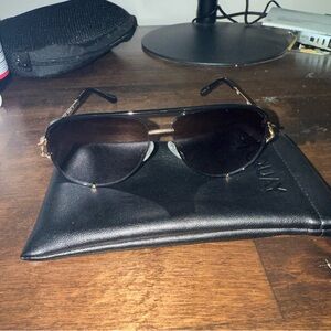 Quay High Key Twist Black Gold. NWOT